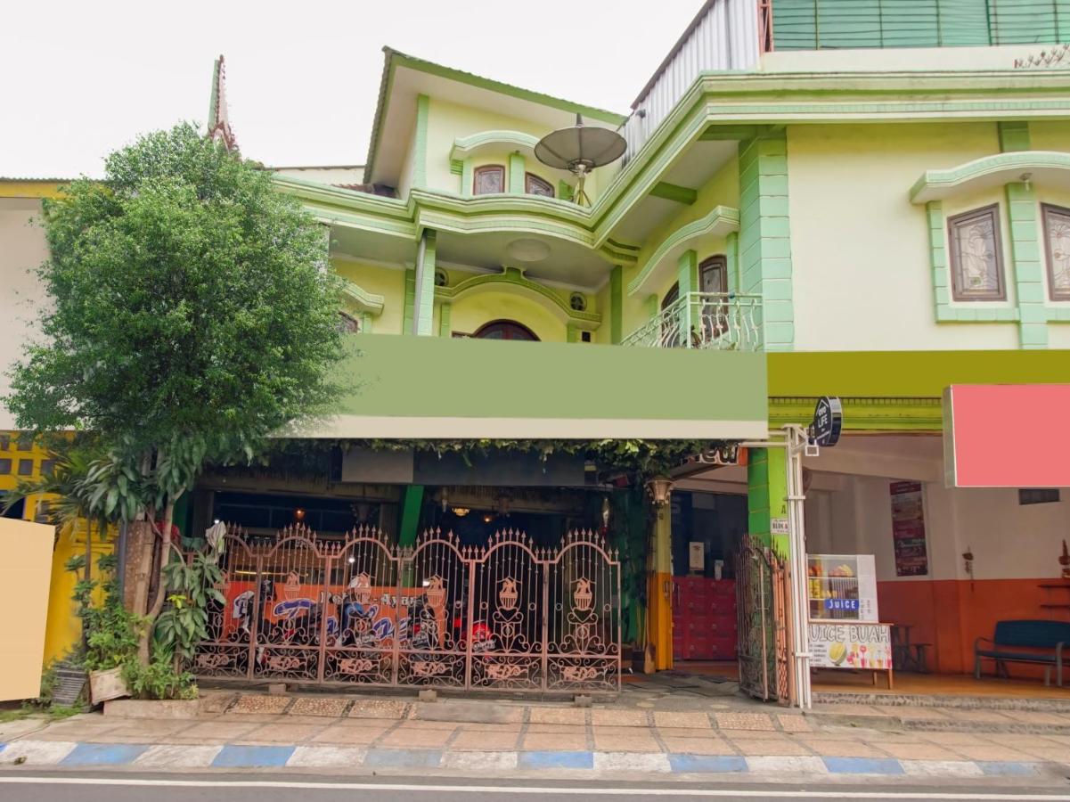 Oyo Life 3103 Opo Homestay & Kost Μαλάνγκ Εξωτερικό φωτογραφία