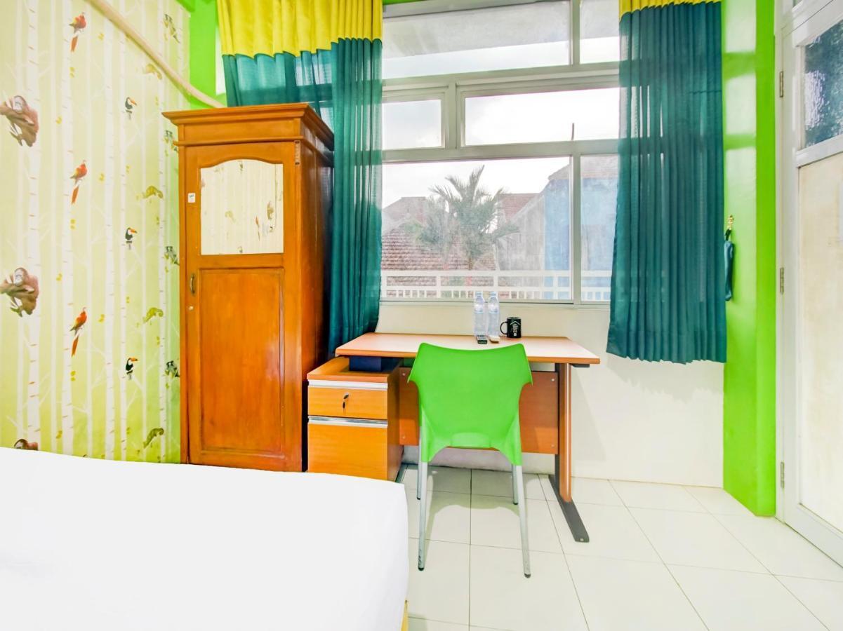 Oyo Life 3103 Opo Homestay & Kost Μαλάνγκ Εξωτερικό φωτογραφία